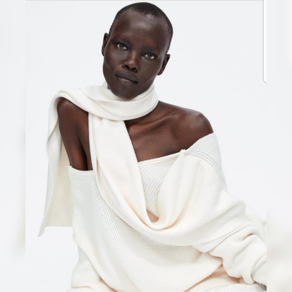 ZARA | OVERSIZED SWEATER